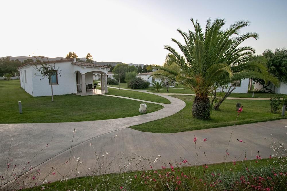 Limone Beach Resort Castiadas Exterior foto