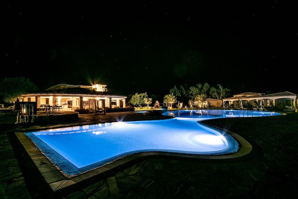 Limone Beach Resort Castiadas Exterior foto