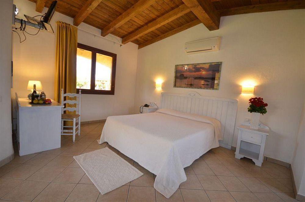 Limone Beach Resort Castiadas Exterior foto