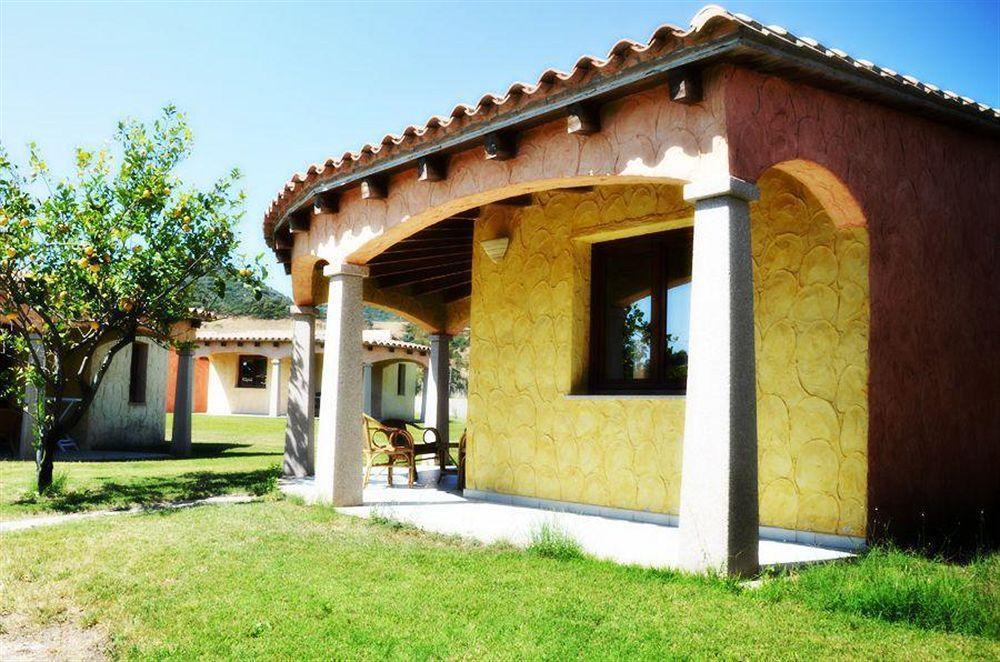 Limone Beach Resort Castiadas Exterior foto