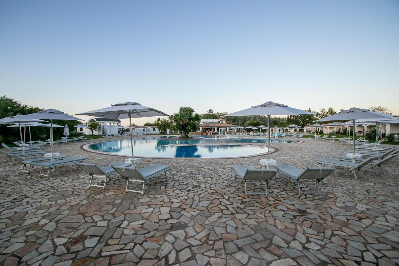 Limone Beach Resort Castiadas Exterior foto